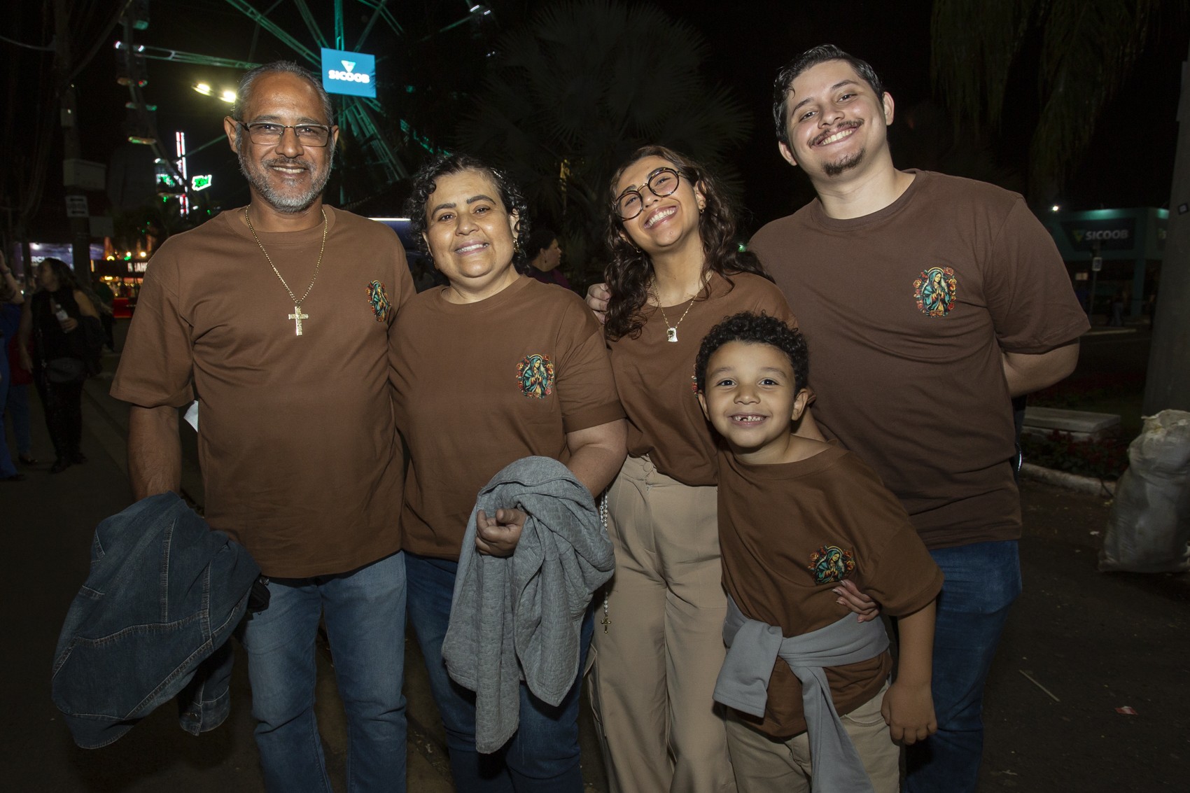 Fãs de Frei Gilson lotam arena de Barretos e falam da importância da fé: 'Esperança forte e divina'