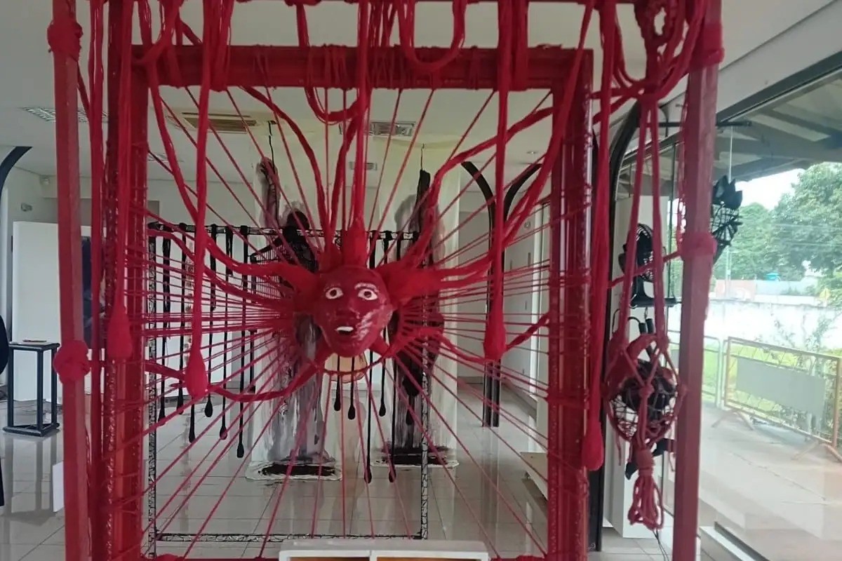 Exposição gratuita reúne 14 artistas de MS na Esplanada Ferroviária, em Campo Grande