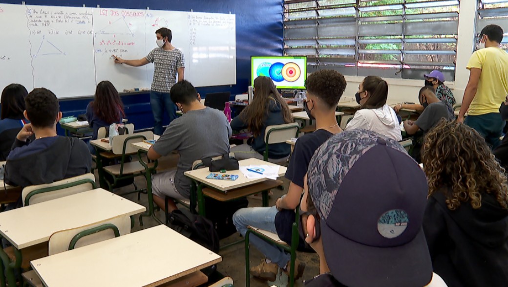 Adriana, Daniela, Paulo e Lucas: veja nomes de professores mais comuns em Ribeirão Preto e Franca