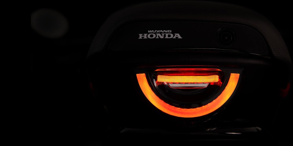 Lanterna da Honda E-VO mescla linhas retas e curvas  Foto: Divulgao | Honda