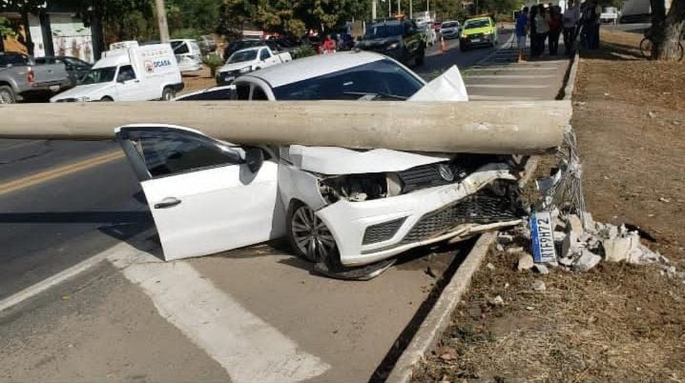 Motorista morre no perímetro urbano da BR-116, em Governador Valadares. — Foto: Redes Sociais