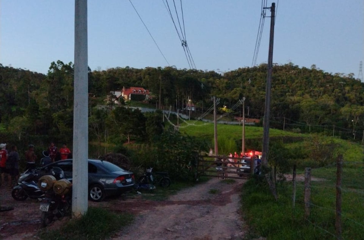 Rapaz de 19 anos morre afogado em lagoa de Santos Dumont
