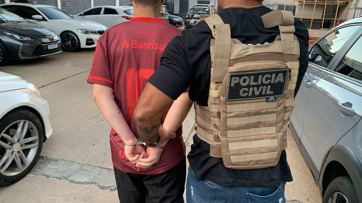 Ação policial mira grupo suspeito de recrutar motoristas de app para tráfico de drogas no RS