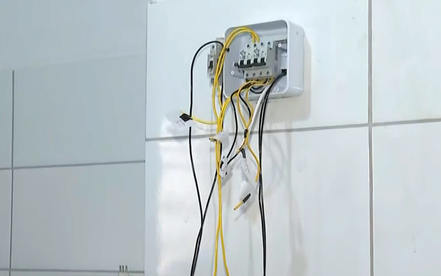 Roubo de fios interrompe tratamento dentário de 150 crianças em instituição de Passos, MG