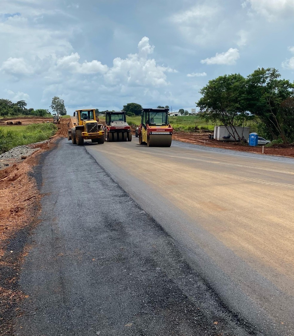 Obras no trecho da Avenida K, em Uberlândia — Foto: Secom