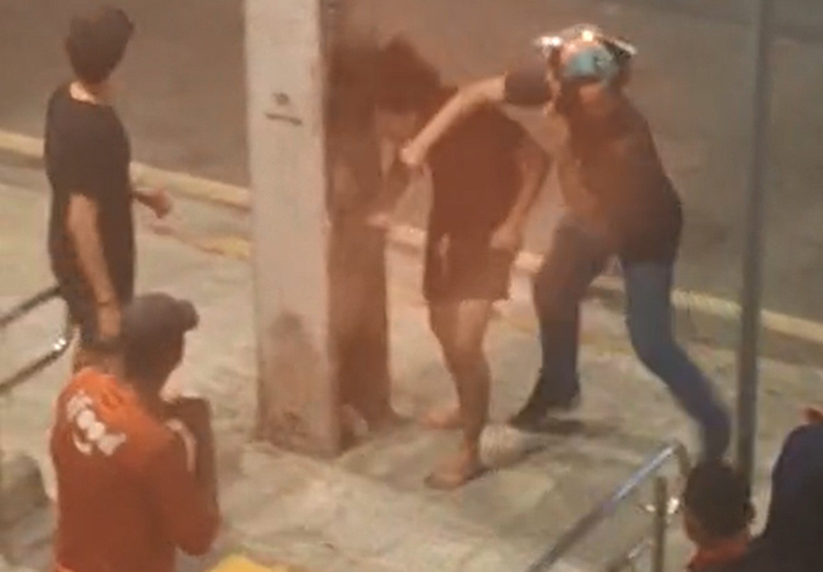 Vídeo mostra confusão e violência em briga envolvendo torcedores do Náutico em lanchonete no Recife