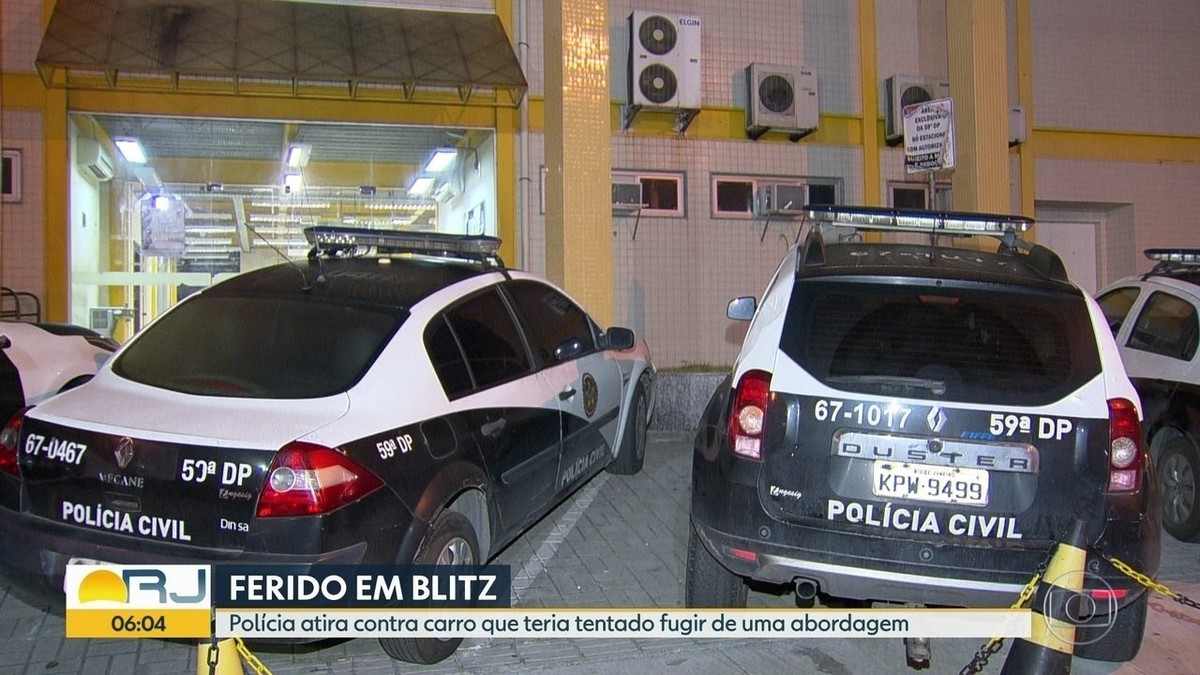 Polícia Atira Contra Carro Que Tentou Fugir De Abordagem Na Baixada