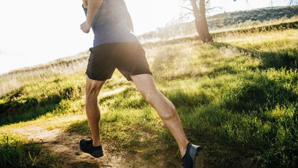 Podemos treinar nosso corpo para atingir o pico do desempenho físico em diferentes horários do dia? — Foto: GETTY IMAGES via BBC