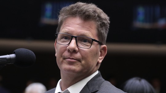 Ao retirar sigilo, Dino cita suspeita de que Frias liderou esquema criminoso