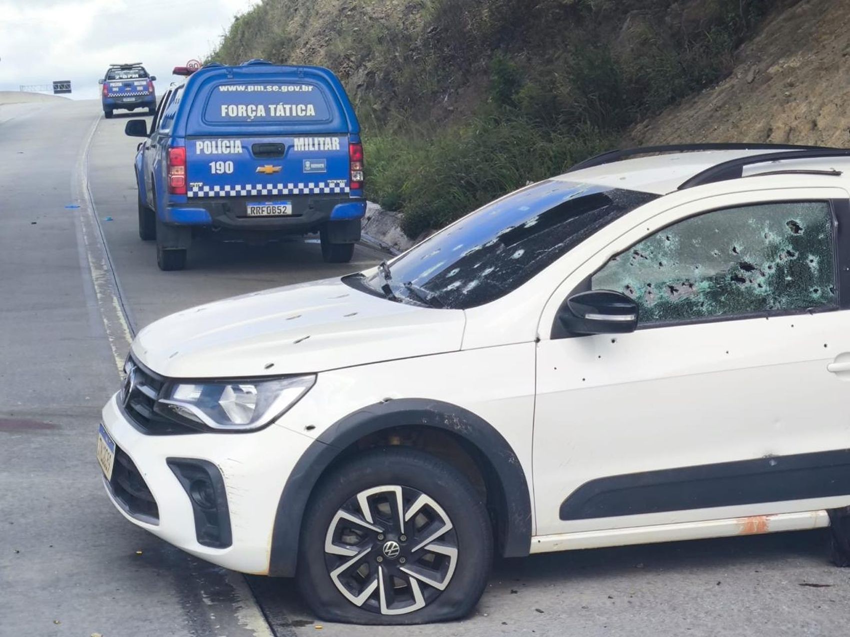 Três suspeitos morrem e um militar é baleado durante operação policial na BR-101 em Propriá
