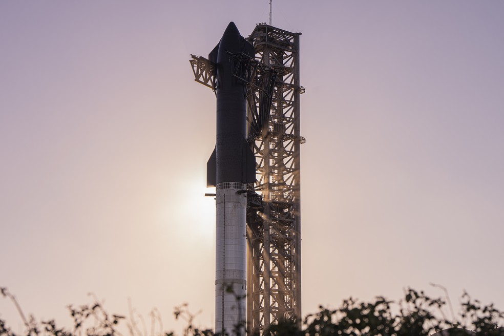 Starship na base de lançamento da SpaceX — Foto: Divulgação/SpaceX