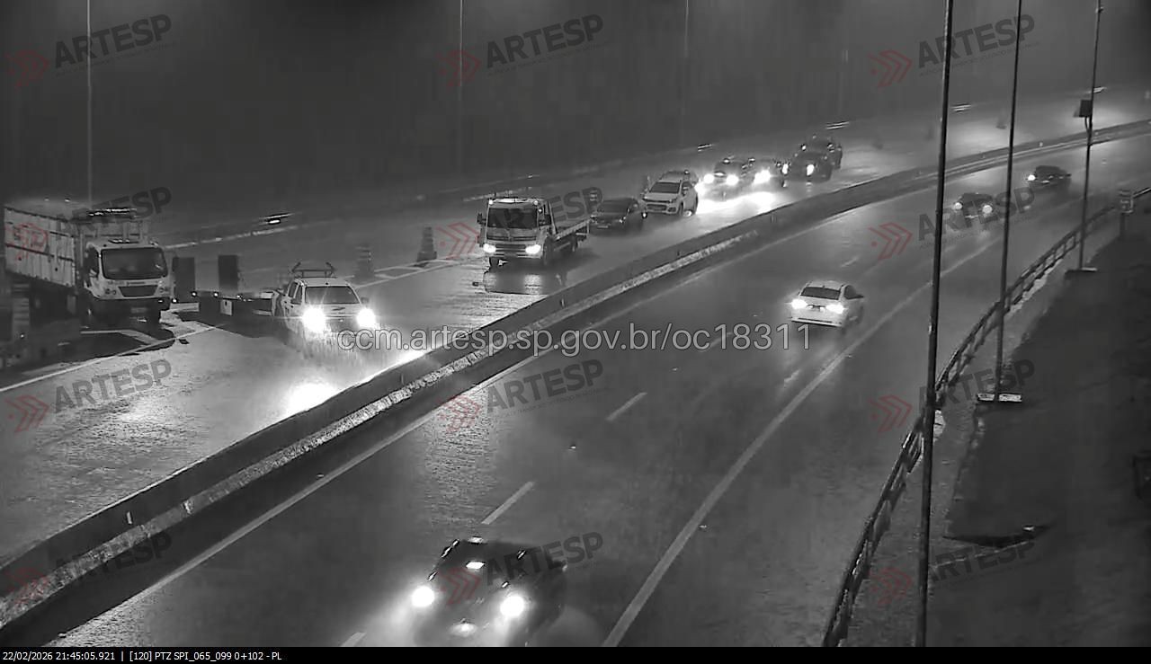 Chuva interdita rodovias de acesso ao litoral norte de SP