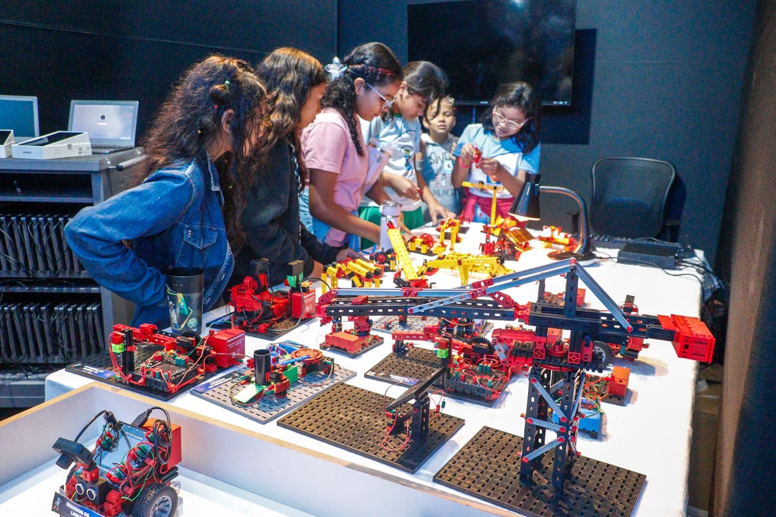 Tech Jovem 2025: feira tecnológica apresenta projetos de robótica feitos por alunos do Acre