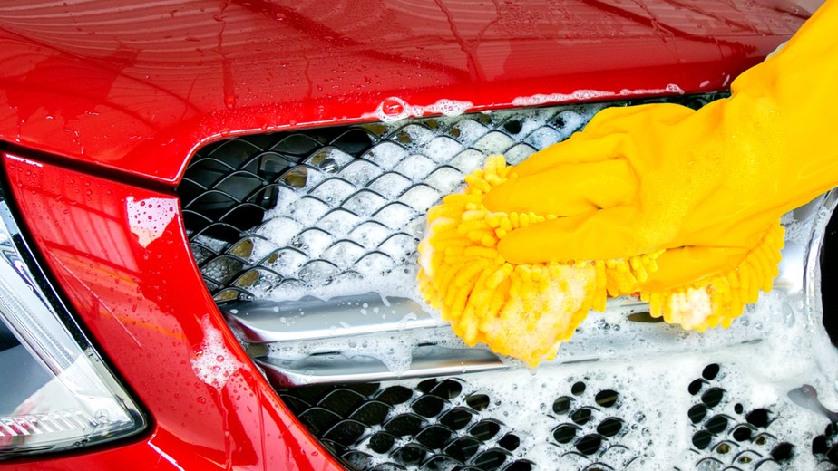 Postagem de mídia social de serviço profissional de lavagem de carros e  modelo de banner da web