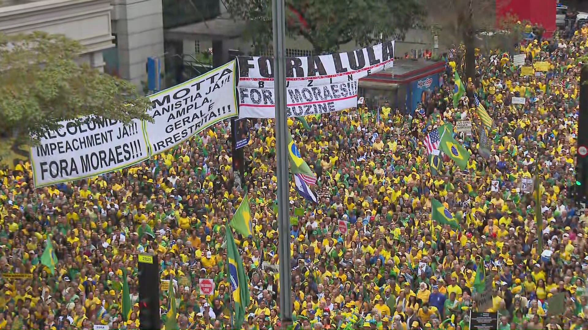 Ato com apoiadores de Bolsonaro na Paulista reuniu 42,2 mil pessoas, segundo metodologia da USP