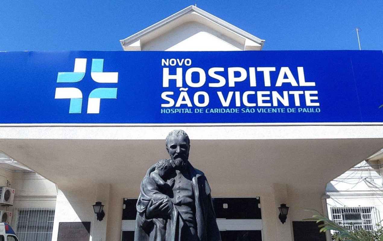 Trabalhador é socorrido após ser esmagado por máquina em empresa de Várzea Paulista