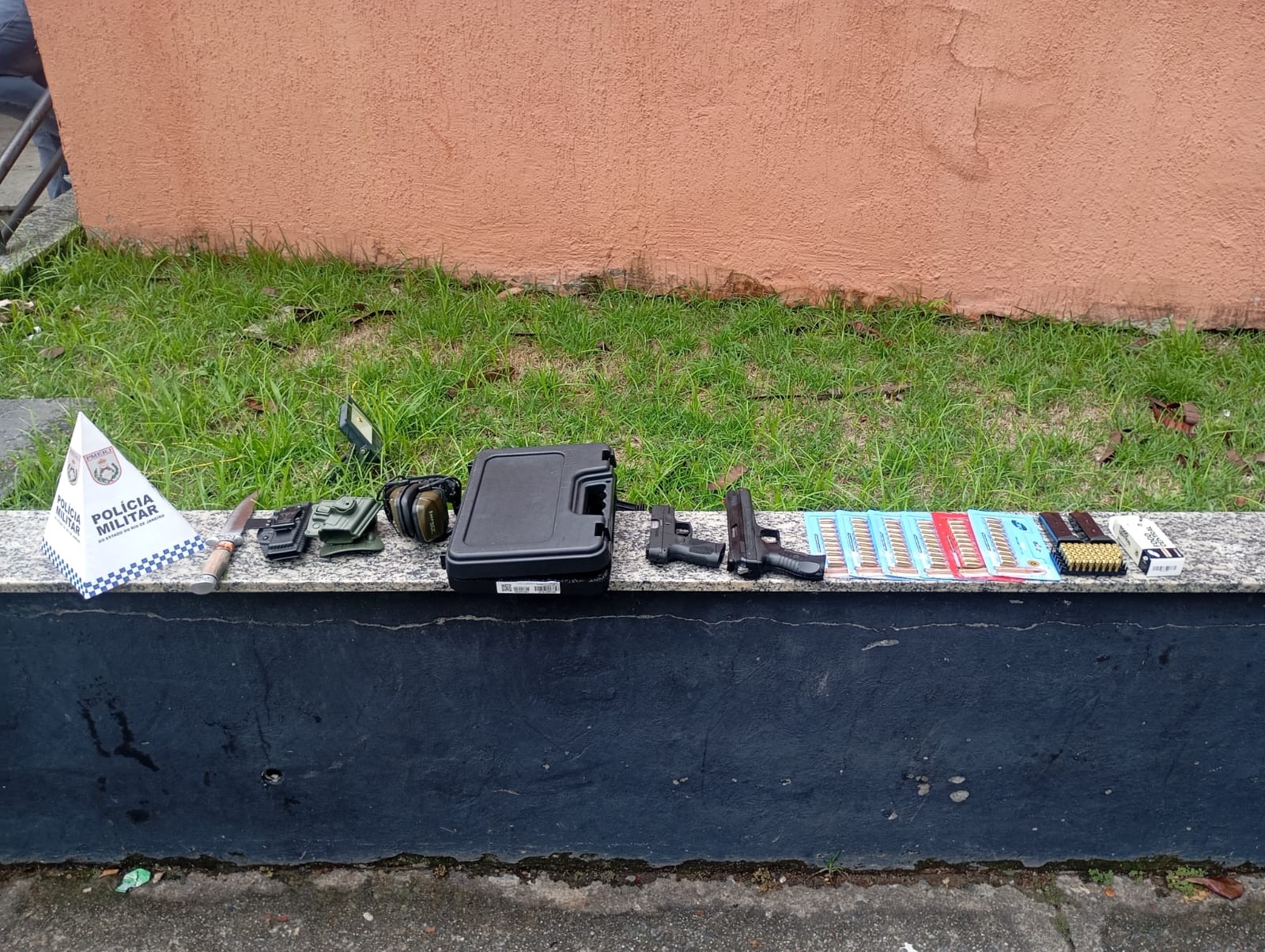 Homem é preso por ameaçar companheira em Resende