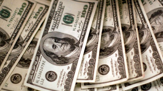 Dólar sobe na abertura com investidores em compasso de espera por decisões de juros da Superquarta - Na véspera, a moeda norte-americana recuou 0,43%, cotada em R$ 5,2980. Já o principal índice da bolsa avançou 0,36%, aos 144.062 pontos.