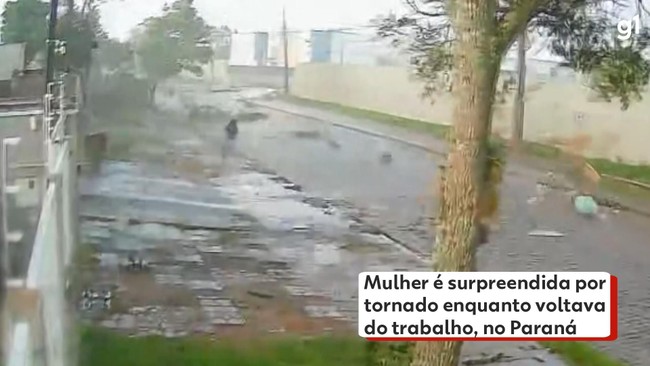 Mulher é surpreendida por tornado enquanto voltava do trabalho, no Paraná