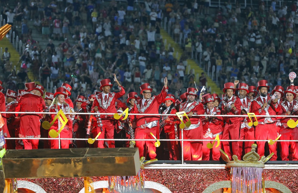 Ritmistas da Viradouro no último carro — Foto: Alexandre Macieira/Riotur