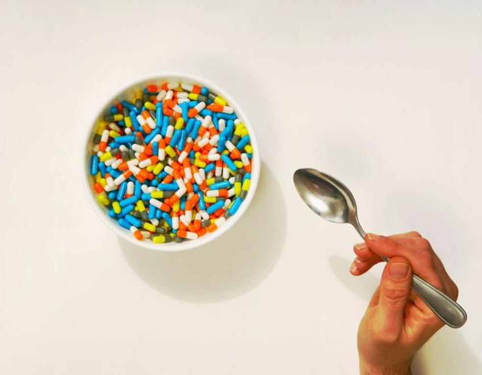 Na era das viagens espaciais, as p&iacute;lulas de comida eram consideradas a pr&oacute;xima etapa l&oacute;gica da evolu&ccedil;&atilde;o dos alimentos. &mdash; Foto: Getty Images