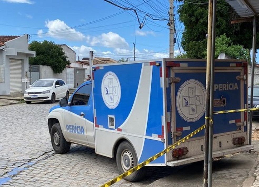 Jovem de 22 anos é morto a tiros dentro de padaria na BA; vítima tomava  café quando foi baleada | Bahia | G1