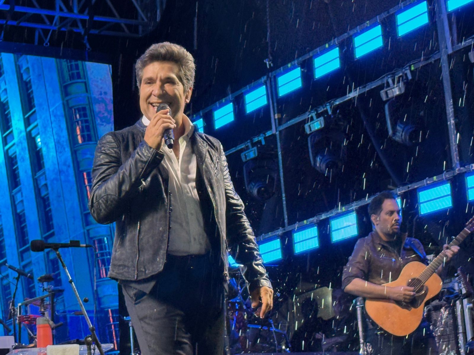Emoção e fé até debaixo d’água: show de Daniel fecha a comemoração de aniversário de Tupã
