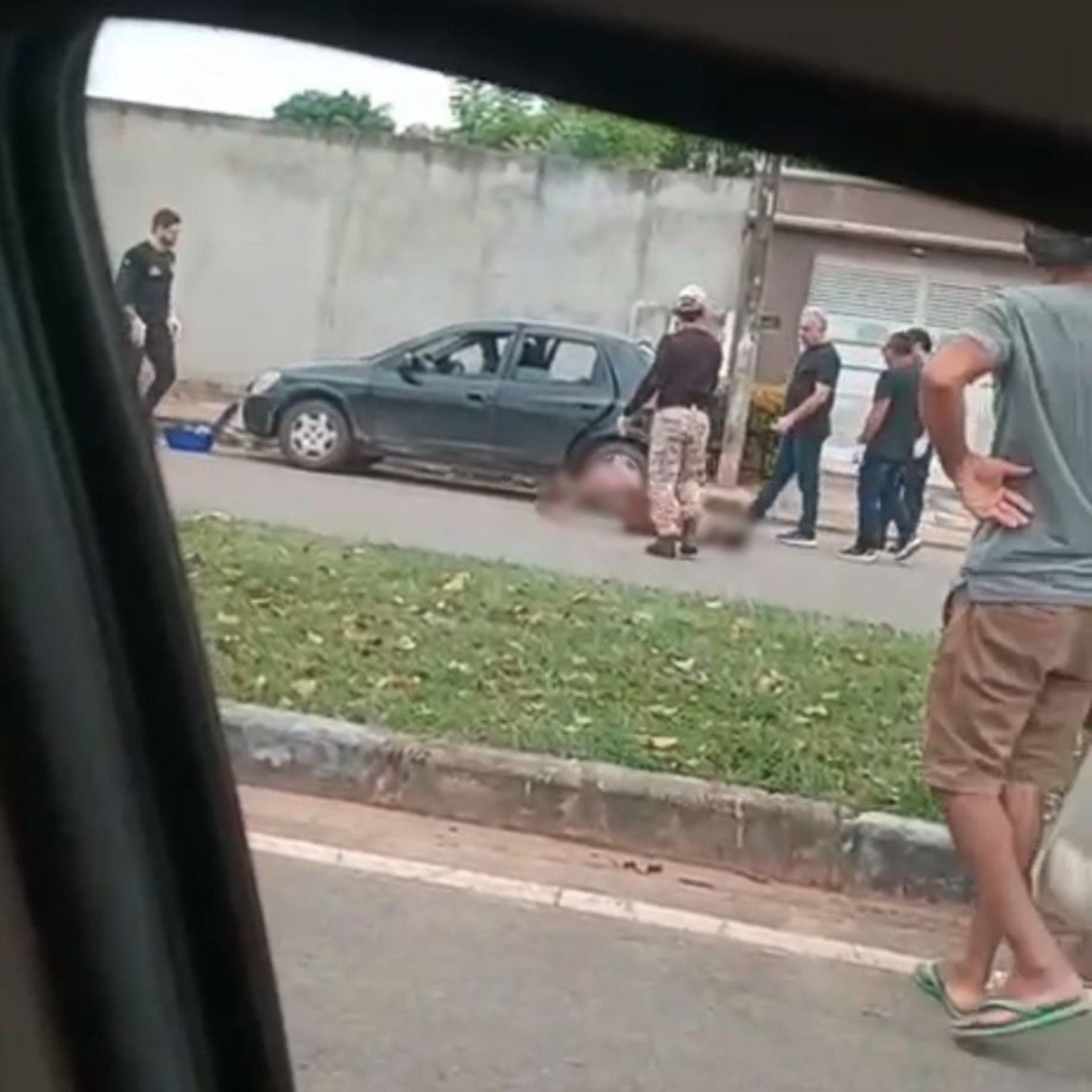Homem é agredido e morre ao ser afogado por jovem em briga em RR