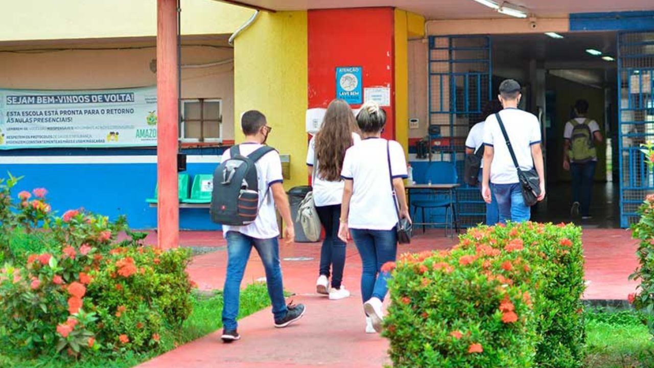 Manutenção que vai interromper abastecimento de água em Manaus altera aulas em 16 escolas estaduais; veja quais