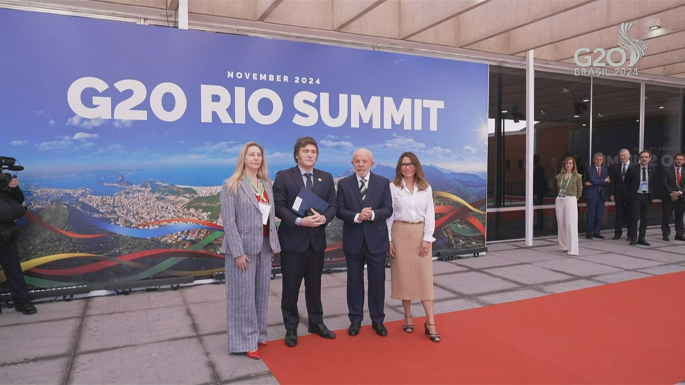 Milei, Lula e as primeiras-damas — Foto: Reprodução/G20