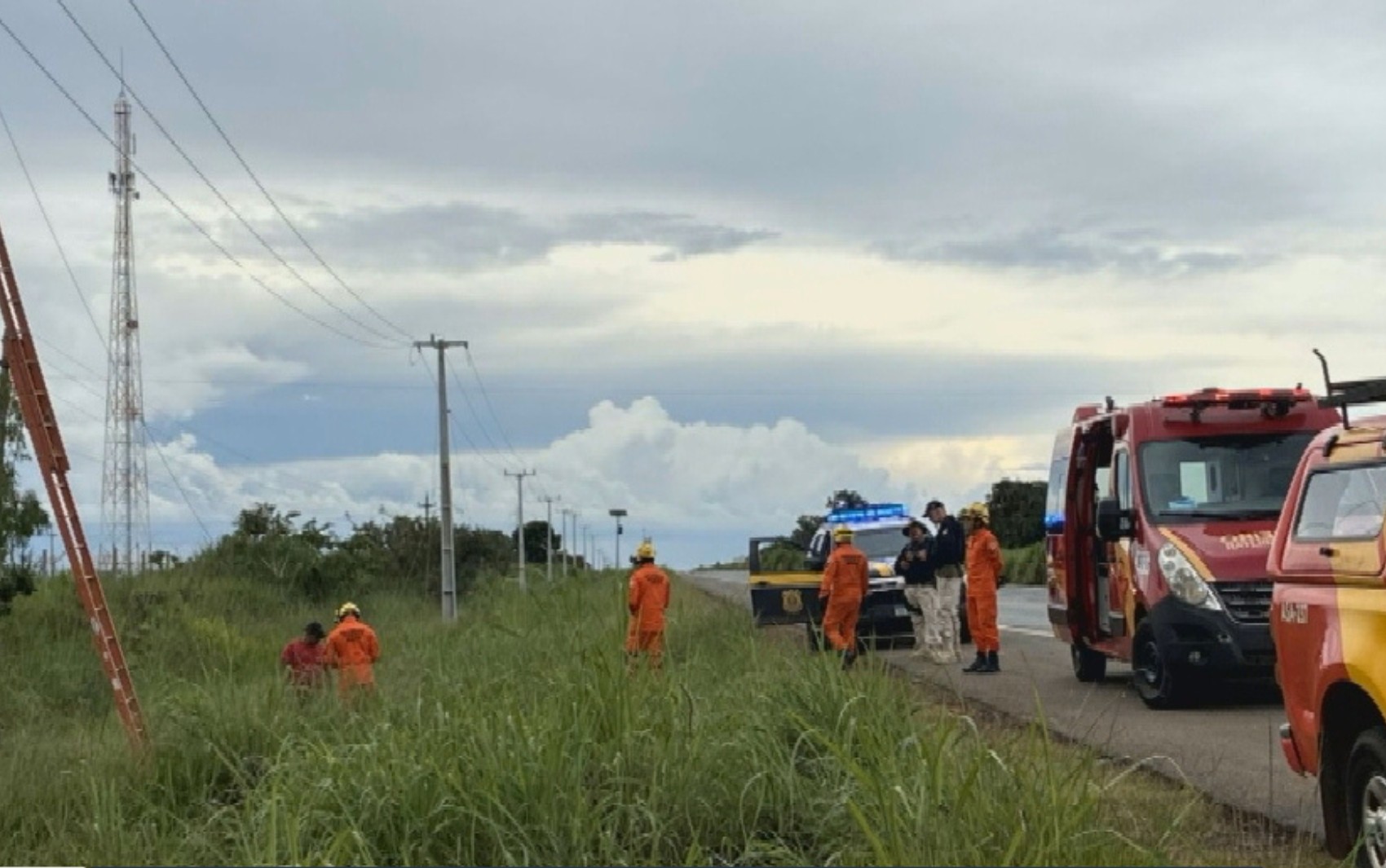 Homem morre após levar choque durante manutenção em rede de internet, em Cristalina