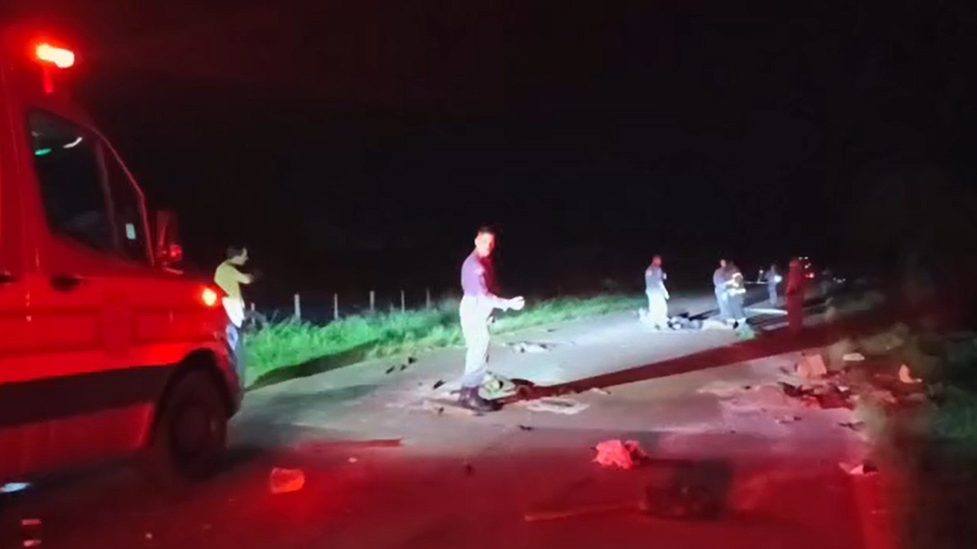 Homem morre ao ter charrete atingida por carro e ser atropelado em Castilho