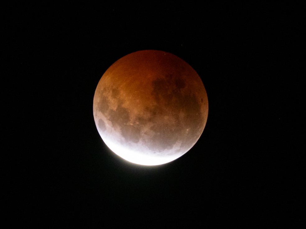 Eclipse lunar parcial registrado em Guarapuava — Foto: Cedida por Andre Salis
