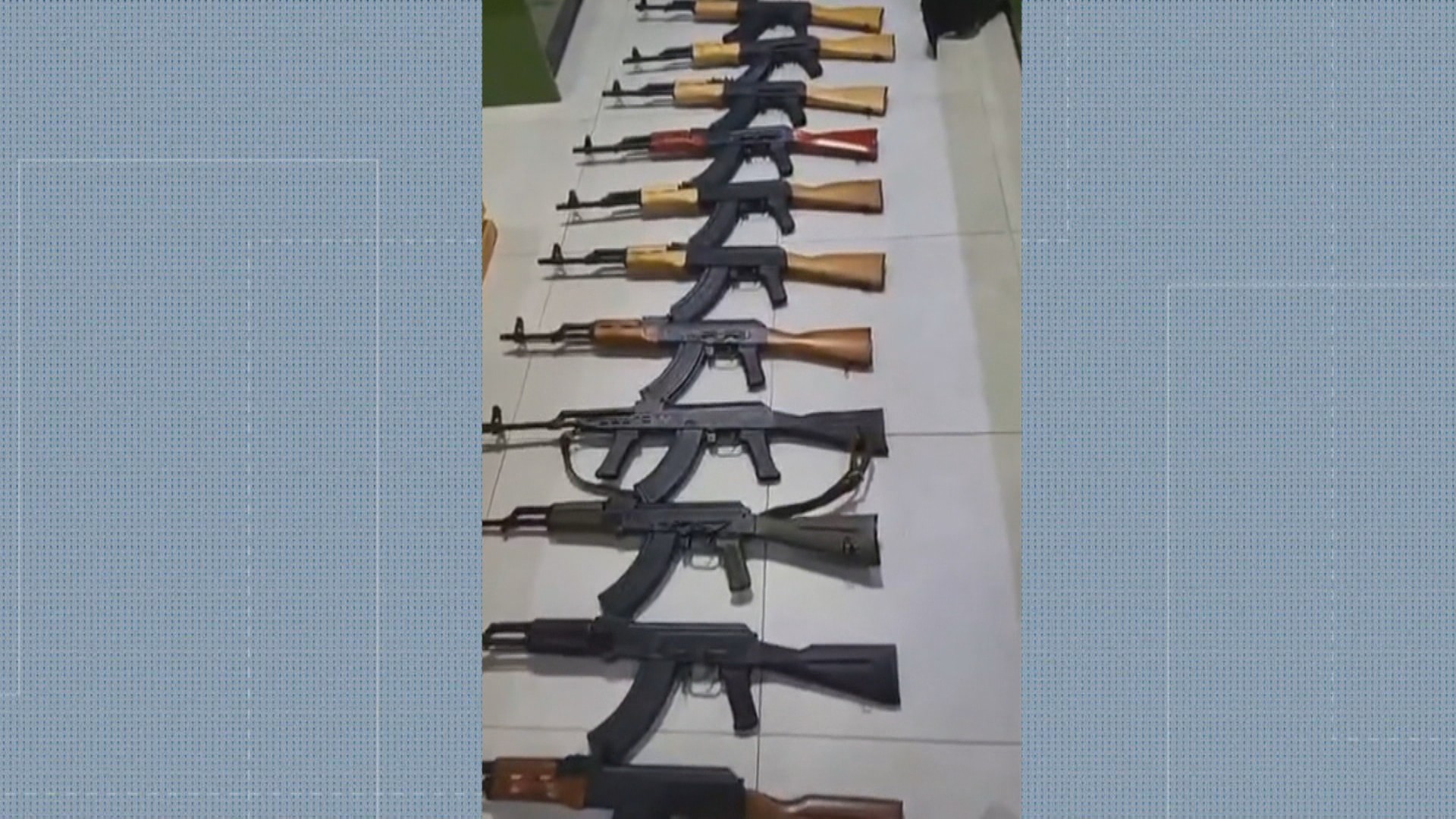 Conversas revelam como fornecedor de armas negociava fuzis a R$ 150 mil com o CV; homem foi preso no Suriname