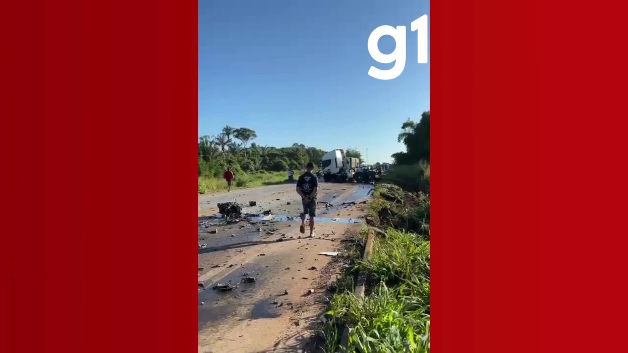 Acidente entre carro e carreta deixa 1 morto e 3 feridos na BR-163 em MT