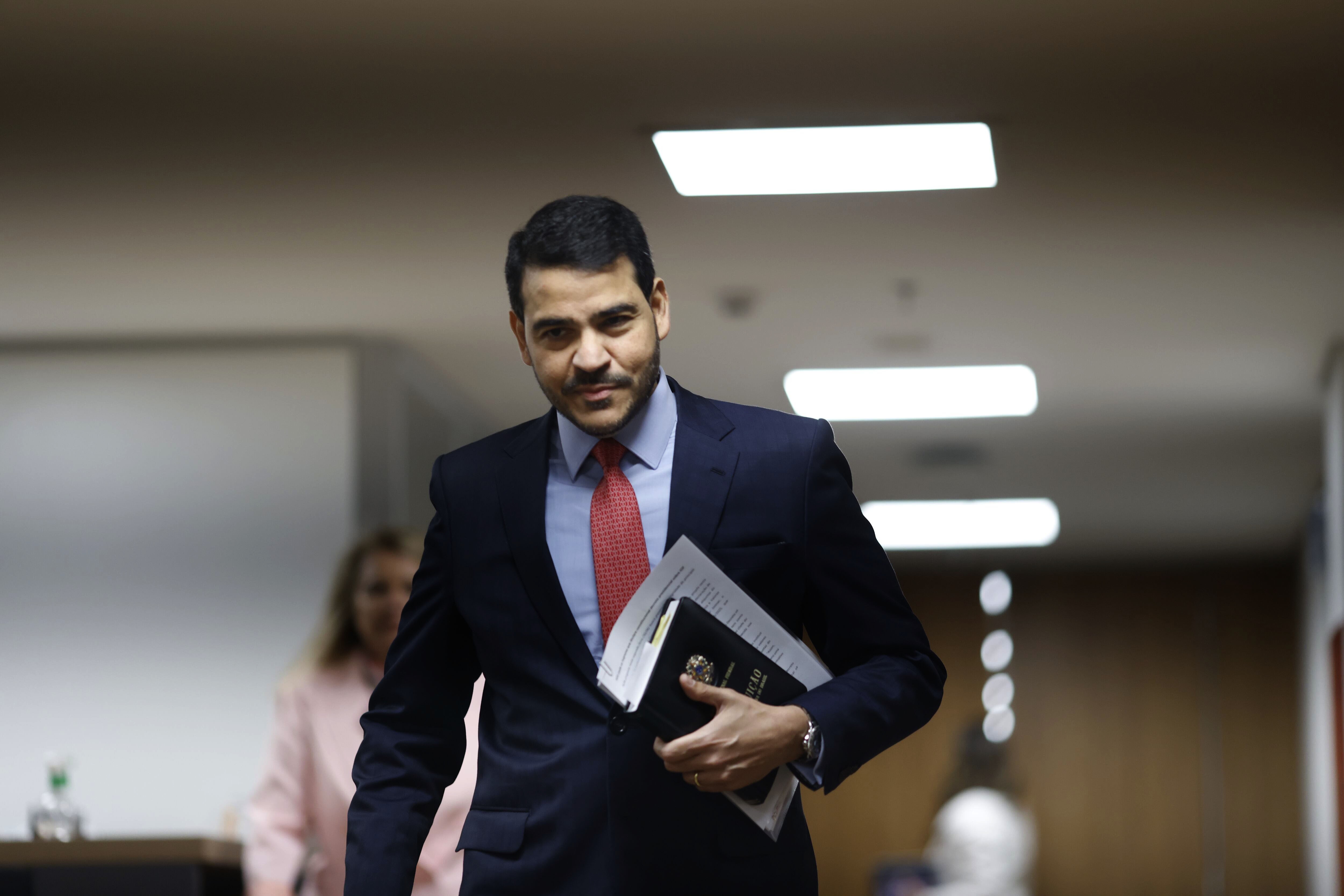 Governo ainda não formalizou em mensagem ao Senado indicação de Messias ao STF, o que pode atrasar sabatina