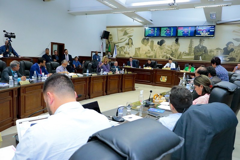 Uberaba proíbe conceder título de cidadania a condenados por crimes contra mulher, racismo e tortura