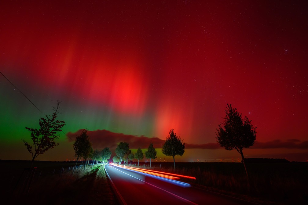 ap24284804195119 As melhores fotos da aurora boreal pelo mundo, após nova tempestade solar