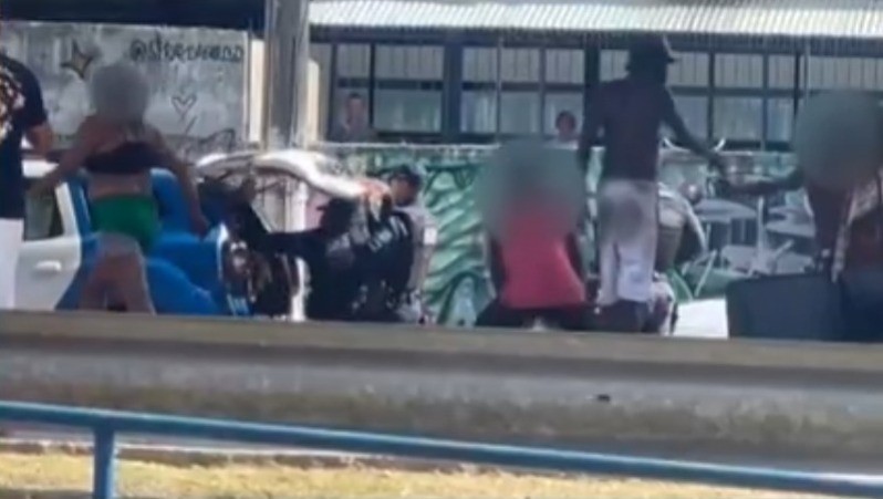 VÍDEO: guardas municipais agridem pessoas em situação de rua em Salvador