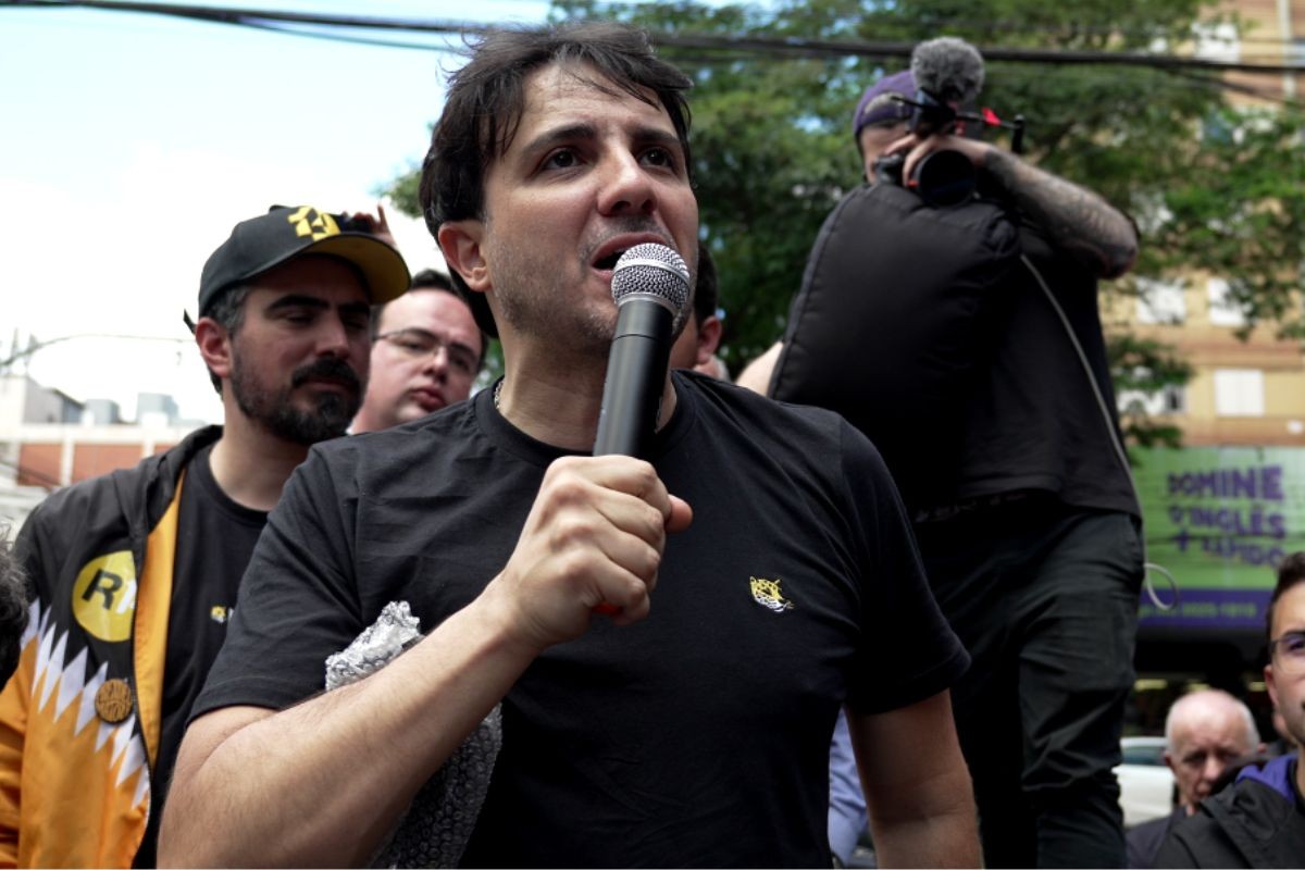 No Paraná, Renan Santos critica 'super shows' com cachês milionários e diz que Brasil deve exportar 'lifestyle'