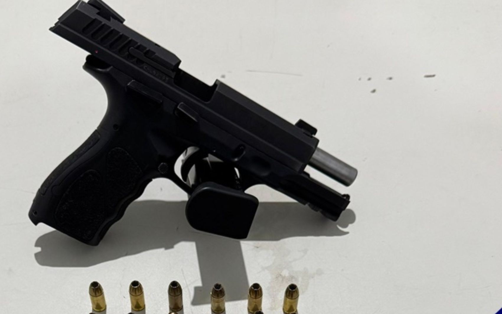 Pai e filho são presos, suspeitos de ameaçar comerciante com arma de fogo no Centro de Aracaju