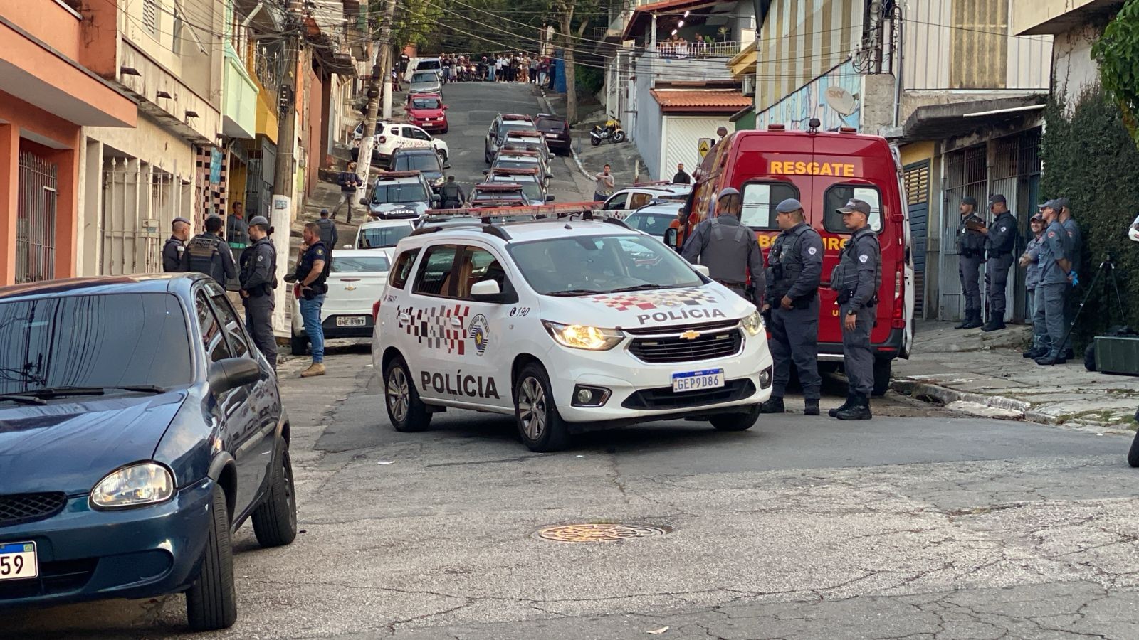 Homem faz esposa refém na Zona Oeste de SP