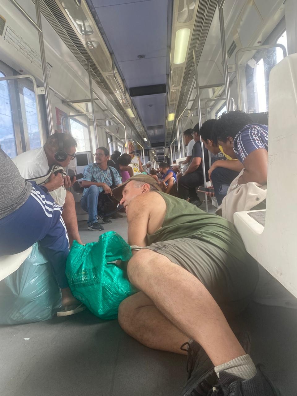 Polícia Civil é atacada a tiros no Complexo de Israel; disparos afetam circulação de trens na Zona Norte