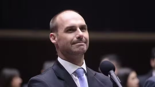STF marca julgamento de Eduardo Bolsonaro em processo por coação na investigação da trama golpista