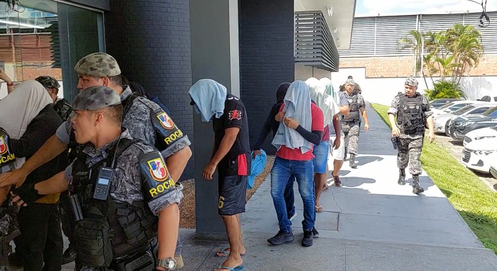 Doze policiais militares foram presos suspeitos de participação em chacina em Manaus. — Foto: Josney Benevenuto/Rede Amazônica