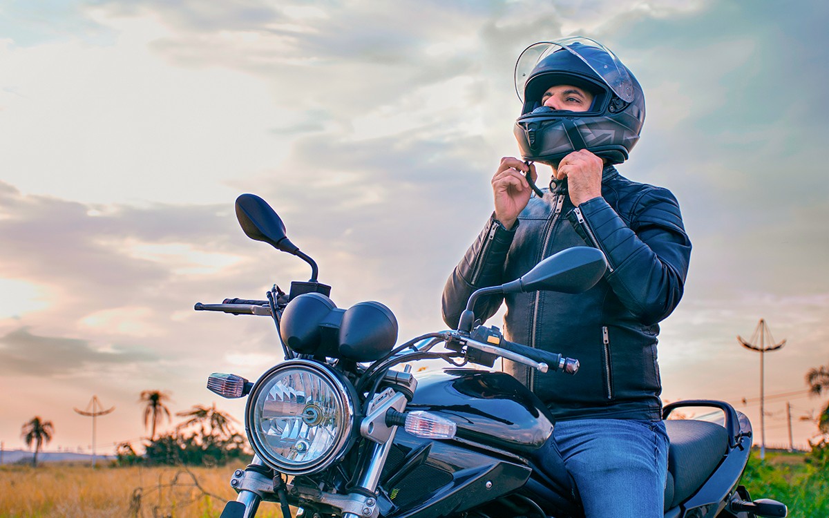 Acidentes com motocicletas alertam para a importância do capacete