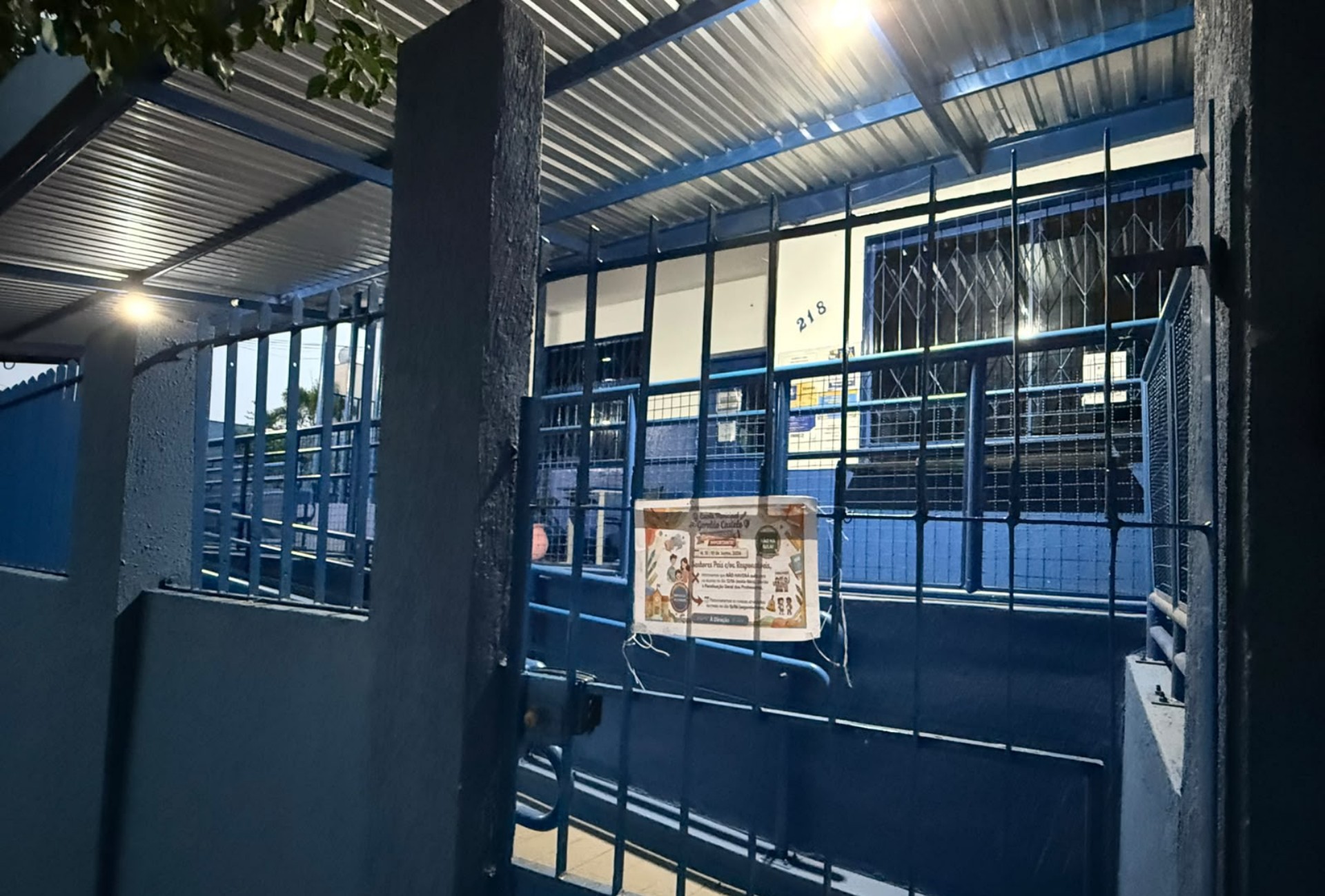 Alunos ficam sem aulas após paralisação de professores da rede municipal