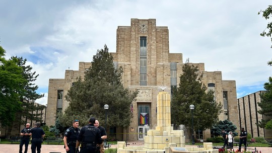 FBI apura possível ataque terrorista em cidade do Colorado, afirma diretor
