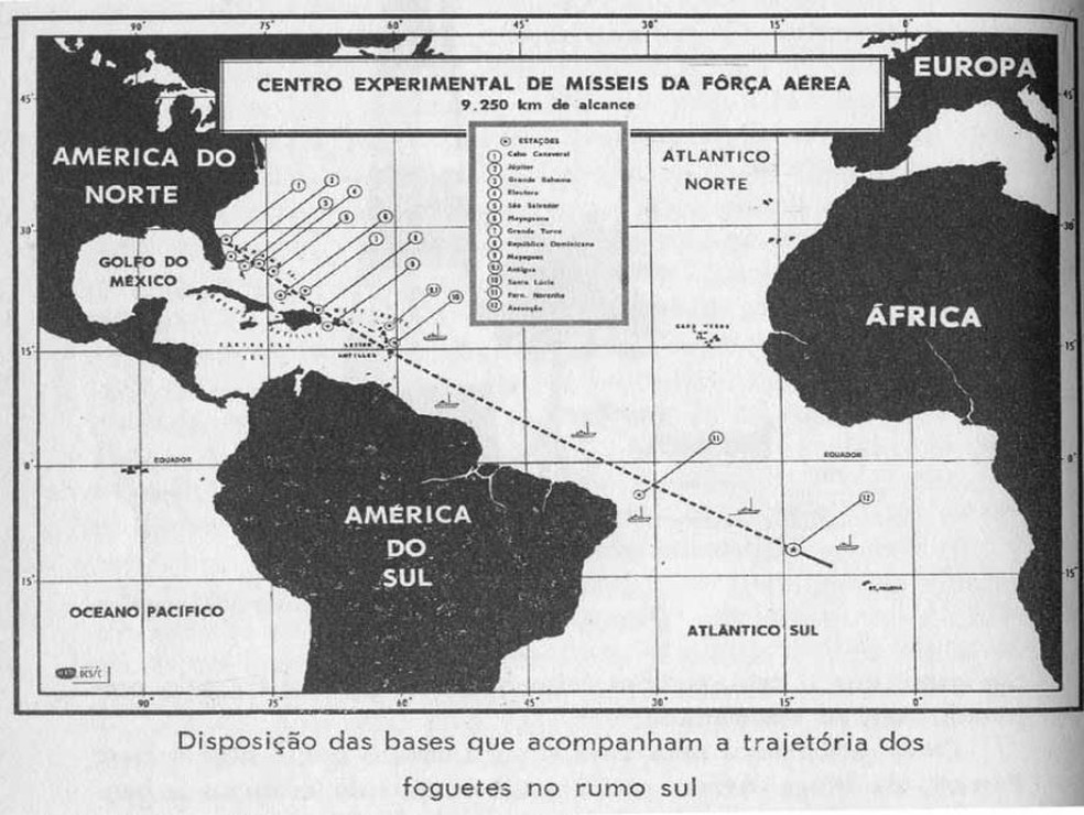 Mapa do livro "Largada para o infinito: história do Cabo Canaveral", de William Roy Shelton, mostra o Nordeste brasileiro perto da rota de mísseis lançados na Flórida — Foto: Reprodução
