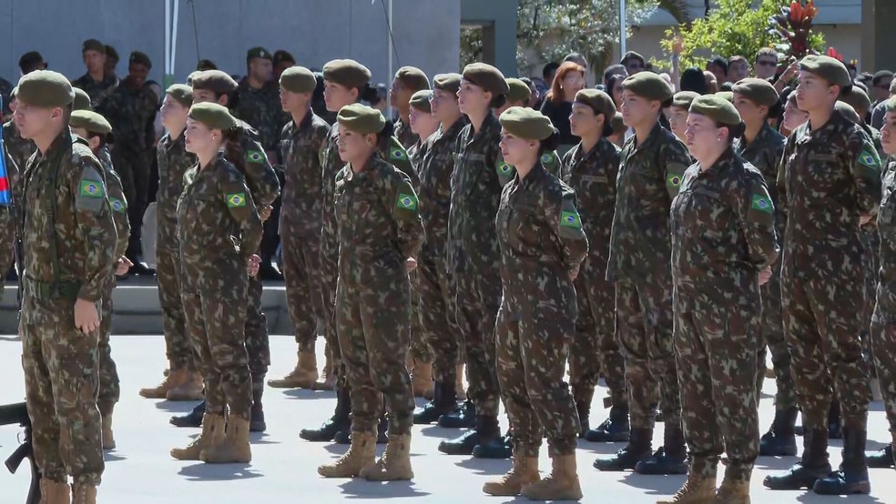 Mulheres se formam pela primeira vez como soldados no Exército Brasileiro, em 28 de abril de 2026 — Foto: TV Globo